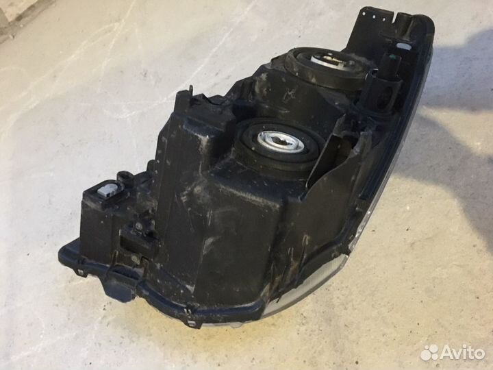 Фара битая правая Nissan Almera 3 G15 2012