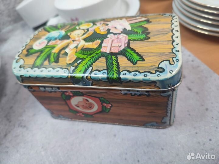 Новогодняя коробка жесть сундук 1995 год