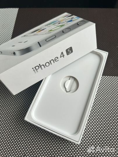 Коробка от iPhone 4s и ключ для sim