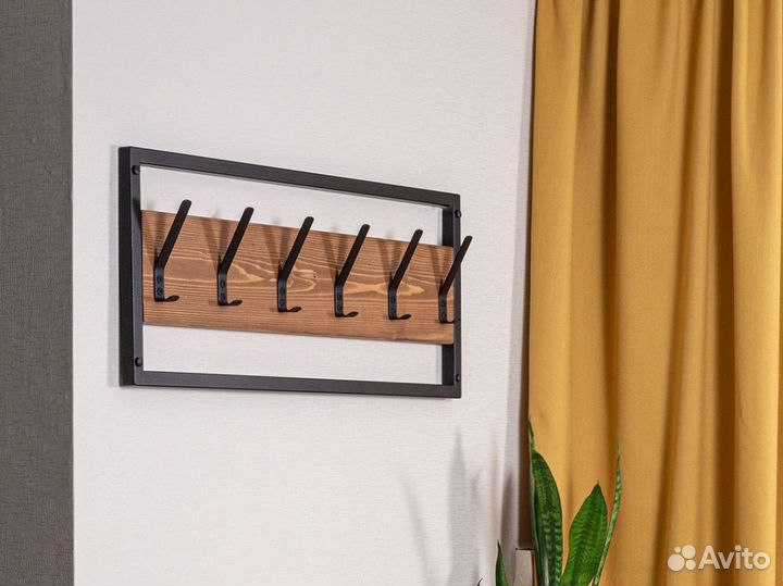 Вешалка для одежды в прихожую