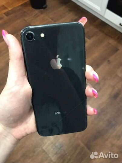 Телефон iPhone 8 64 gb