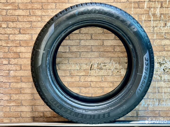 Goodyear EfficientGrip 235/55 R17