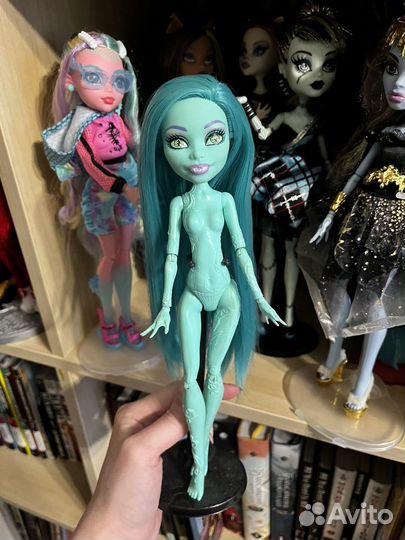 Кукла Монстер Хай Хани Свомп