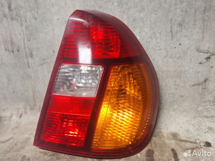 Задний правый фонарь Renault Clio 2 Symbol