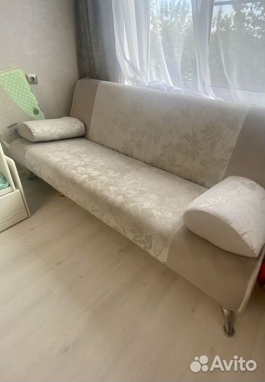 Диван
