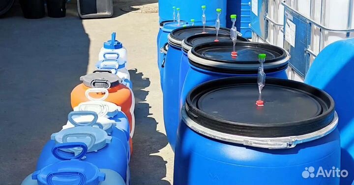 Бочки пластиковые для воды, вина