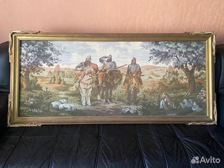 Картина гобелен в красивой рамке