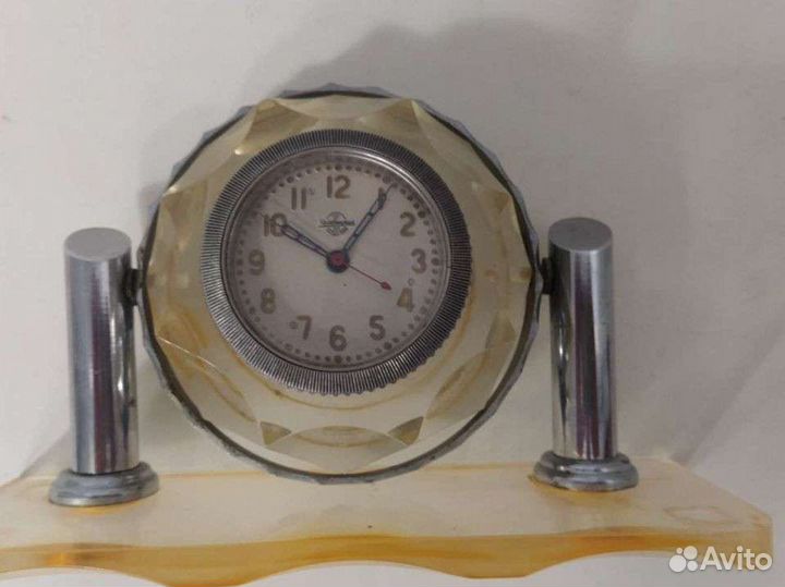 Настольные часы