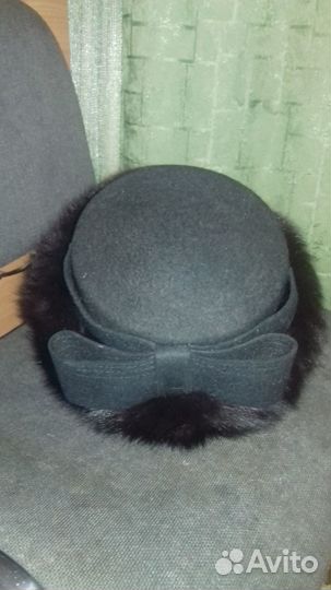 Зимняя фетровая шляпка с песцовой опушкой