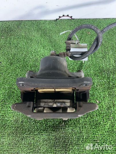 Суппорт тормозной передний правый Toyota Celica