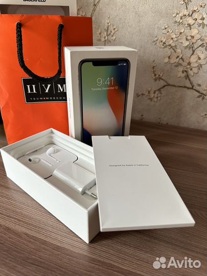Продам iPhone 10 256 мб