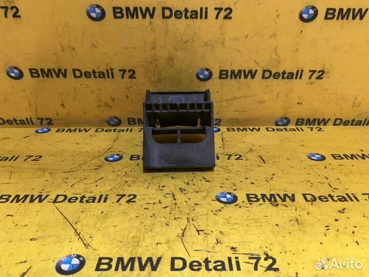 Кронштейн радиатора нижний Bmw 5 E60 M54B30 2004