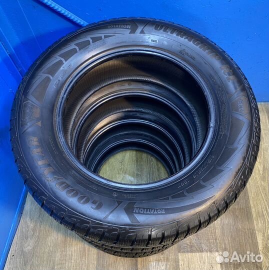 Goodyear UltraGrip Ice SUV Gen-1 215/70 R16