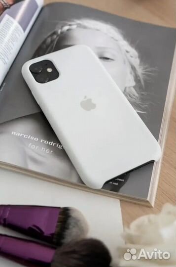 Чехлы для iPhone 11