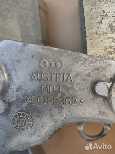 Кронштейн опоры двигателя правый audi a6 c5