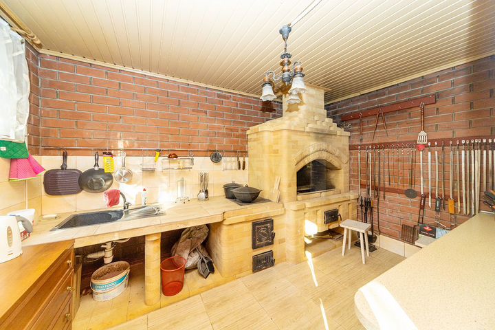 Дом 625 м² на участке 18 сот.