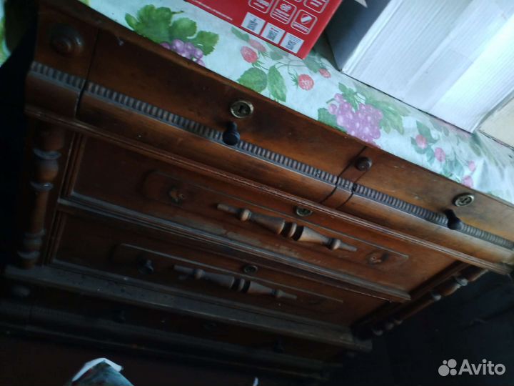 Сундук кованый старинный