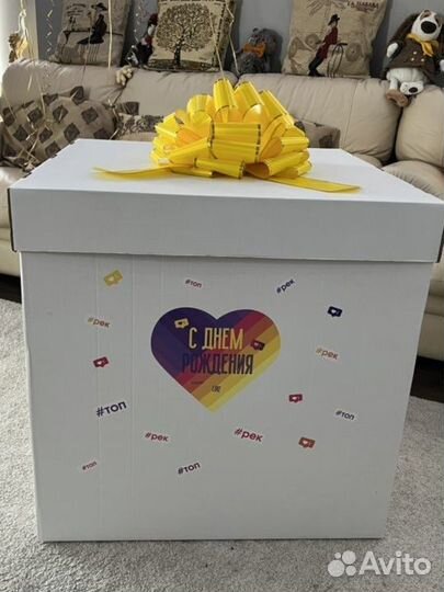 Коробка сюрприз с воздушными шарами