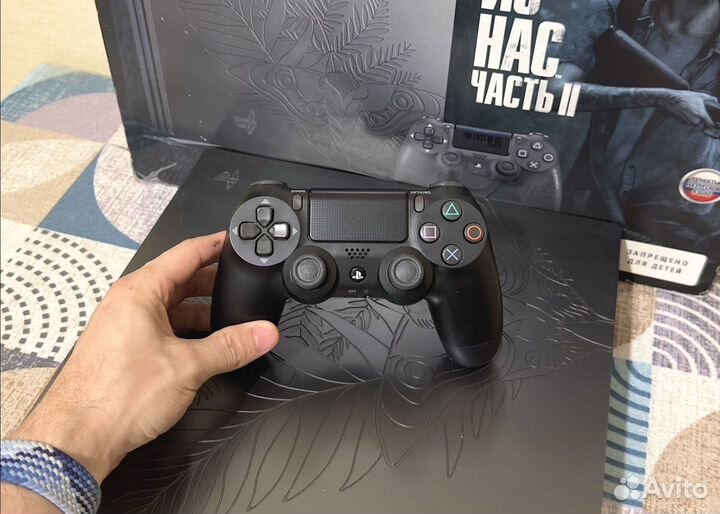 Sony PS4 Pro The Lsat of Us 1 TB