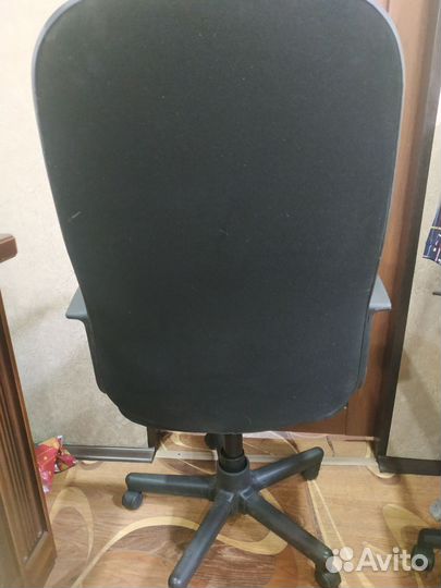 Компьютерное кресло офисное руководителя