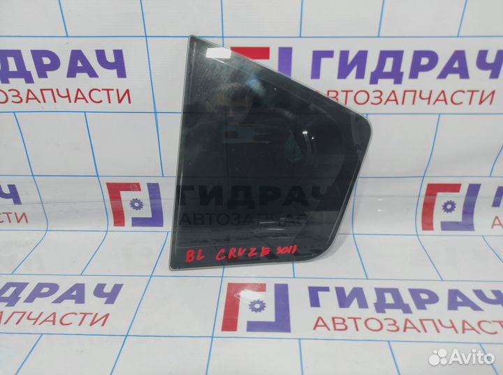 Стекло двери задней левой (форточка) Chevrolet Cru