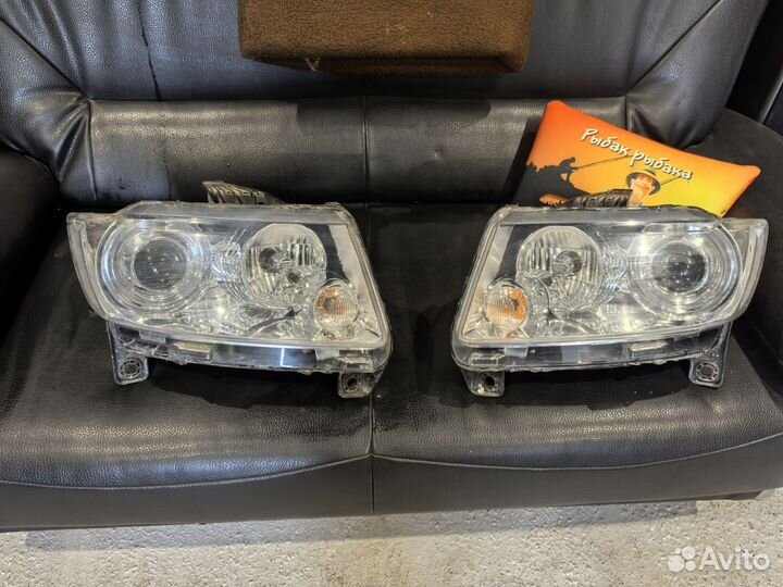 Фары Jeep Grand Cherokee WK2 2010–2013