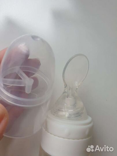 Силиконовая Бутылочка с ложкой для прикорма