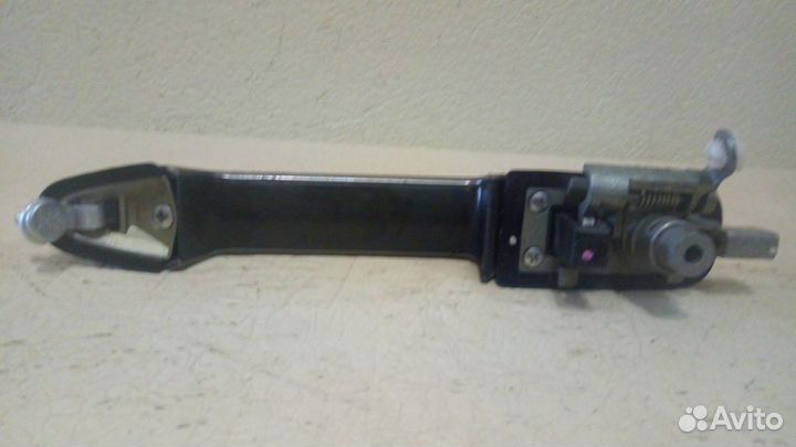 Продаю ручку двери на LADA калину б/у