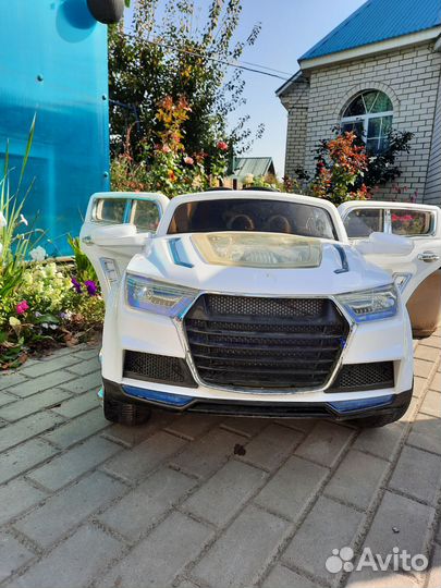 Детский электромобиль двухместный бу