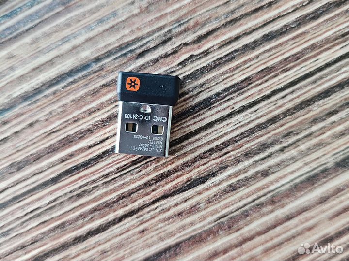 Беспроводная мышь и клавиатура Logitech