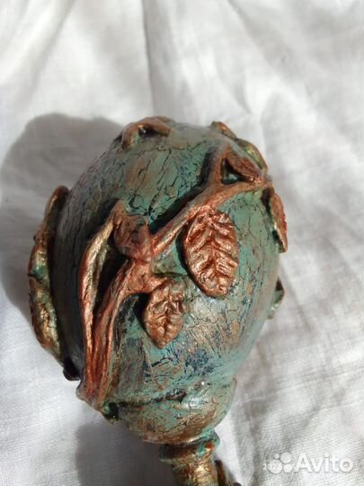 Сова на яйце