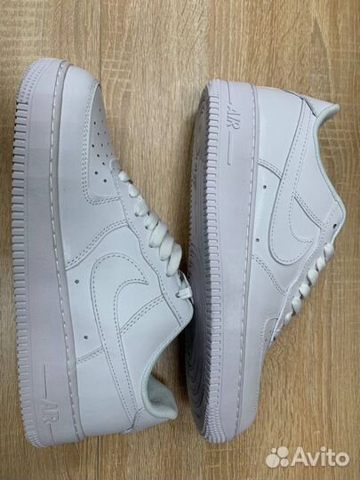 Кроссовки Nike Air Force белые