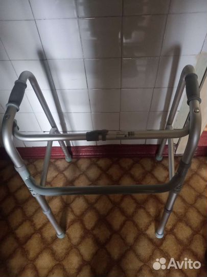 Ходунки медицинские,торг уместен