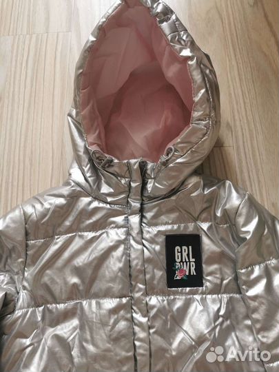 Куртка весна осень на девочку 146р