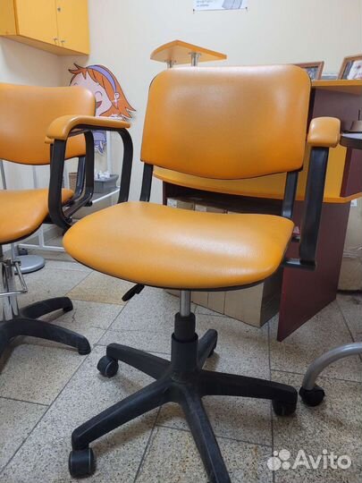 Парикмахерское кресло бу