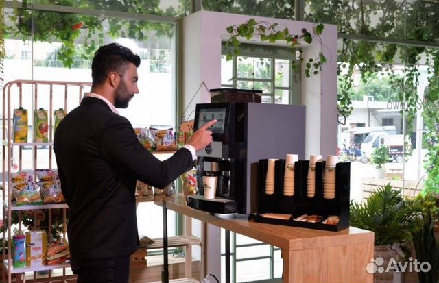 Профессиональная кофемашина для кофейни