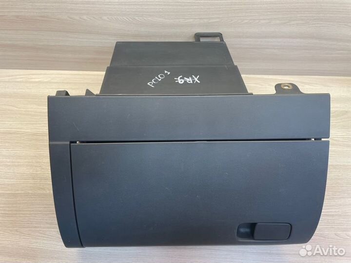 Бардачок Volkswagen Polo