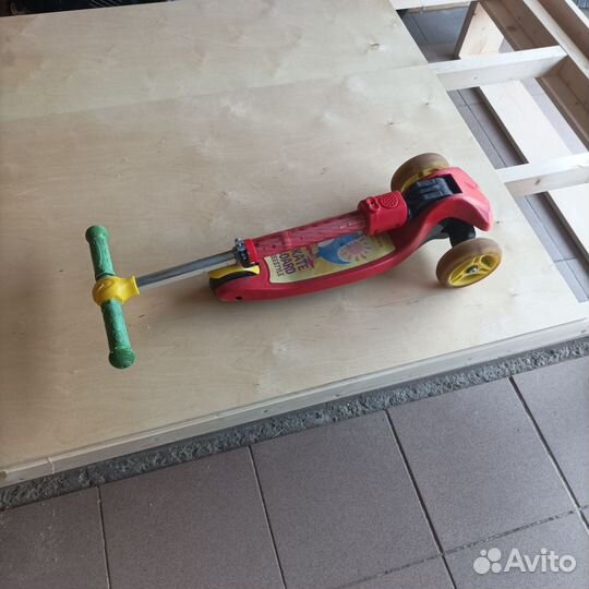 Детский трехколесный самокат бу