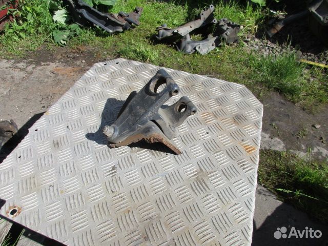 Кронштейн крепления передней рессоры Scania P,G,R