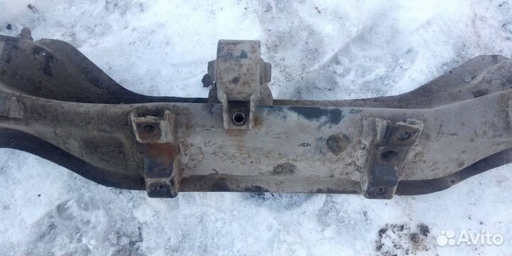 Передняя балка (подрамник) Mitsubishi Pajero Pinin