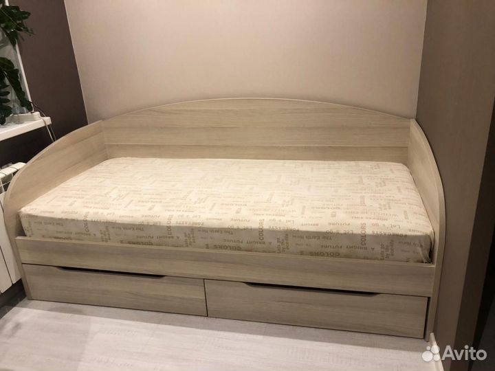 Мебель шпон дуба, качественная,для подростка