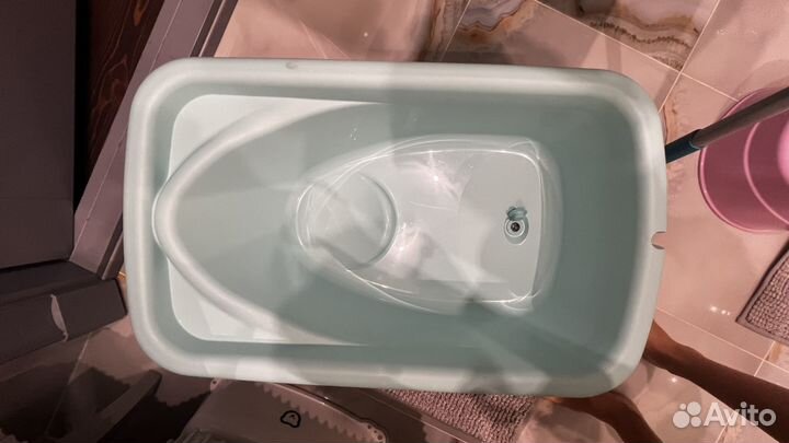 Пеленальный столик с ванночкой chicco