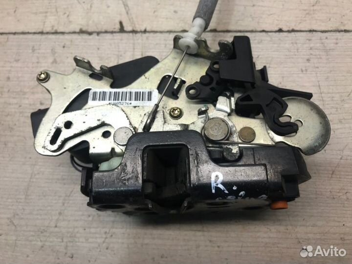 Замок сдвижной двери Mercedes Vito W639