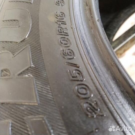 Bridgestone Ice Cruiser 7000 205/60 R16