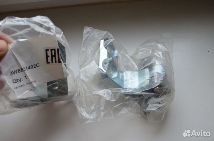 Bentley Continental петли правые