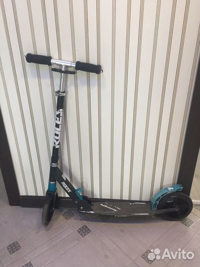 Самокат детский бу с подножкой