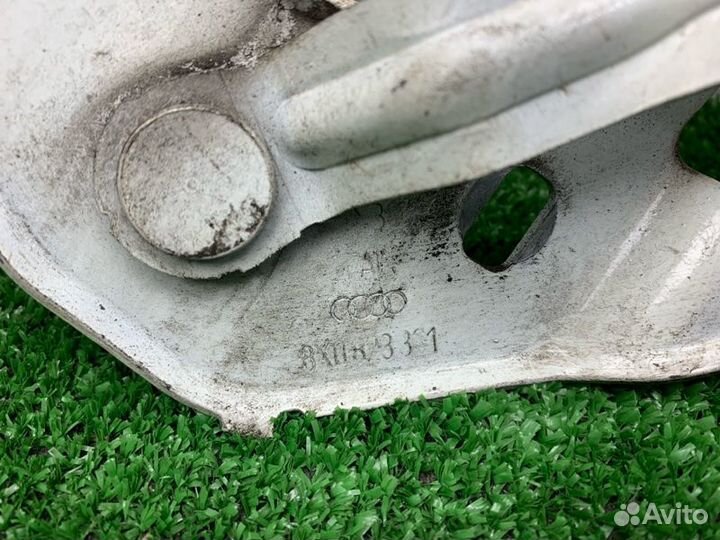 Петля капота левая Audi A1 8X caxa 2011