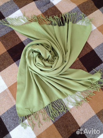 Палантин/шарф оливкового цвета новый