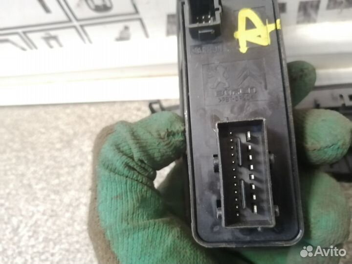 Блок кнопок для Peugeot 308