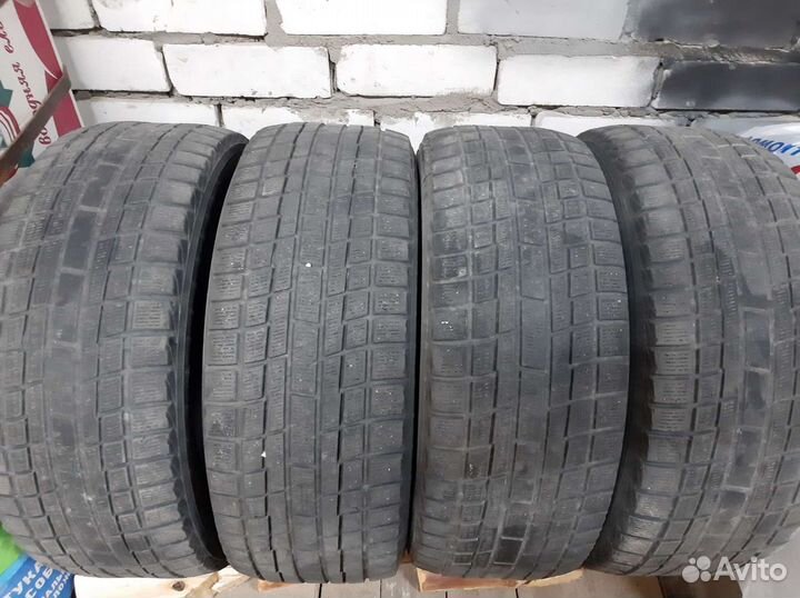 Yokohama Ice Guard IG30 215/55 R16